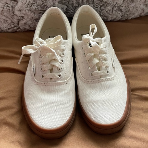 Vans Streetwear Canvas Sneakers W/ Brown Gum Soles Sz 8(M) 9.5 (W) UNISEX - Picture 2 of 6